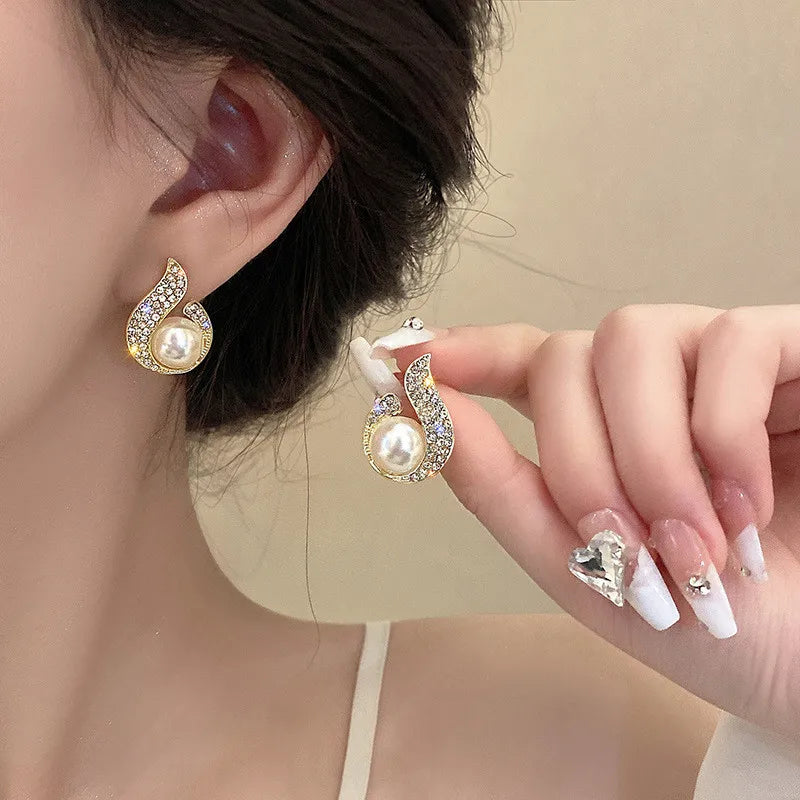 South Korea Fashion New  Light Luxury Simple Classic Pearl Drop Earrings Birthday Party Gift Woman Jewelry Stud Earrings 2023