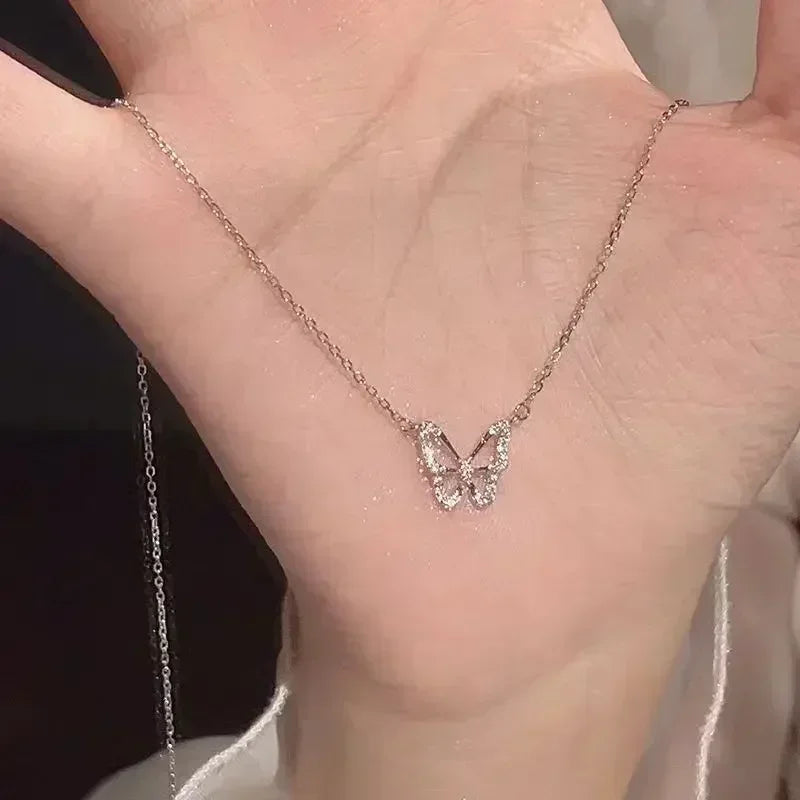 Kalung Kupu-kupu Perak Kalung Loket Zirkon Kristal Wanita untuk Wanita Gadis Rantai Kristal Kalung Perhiasan Pesta