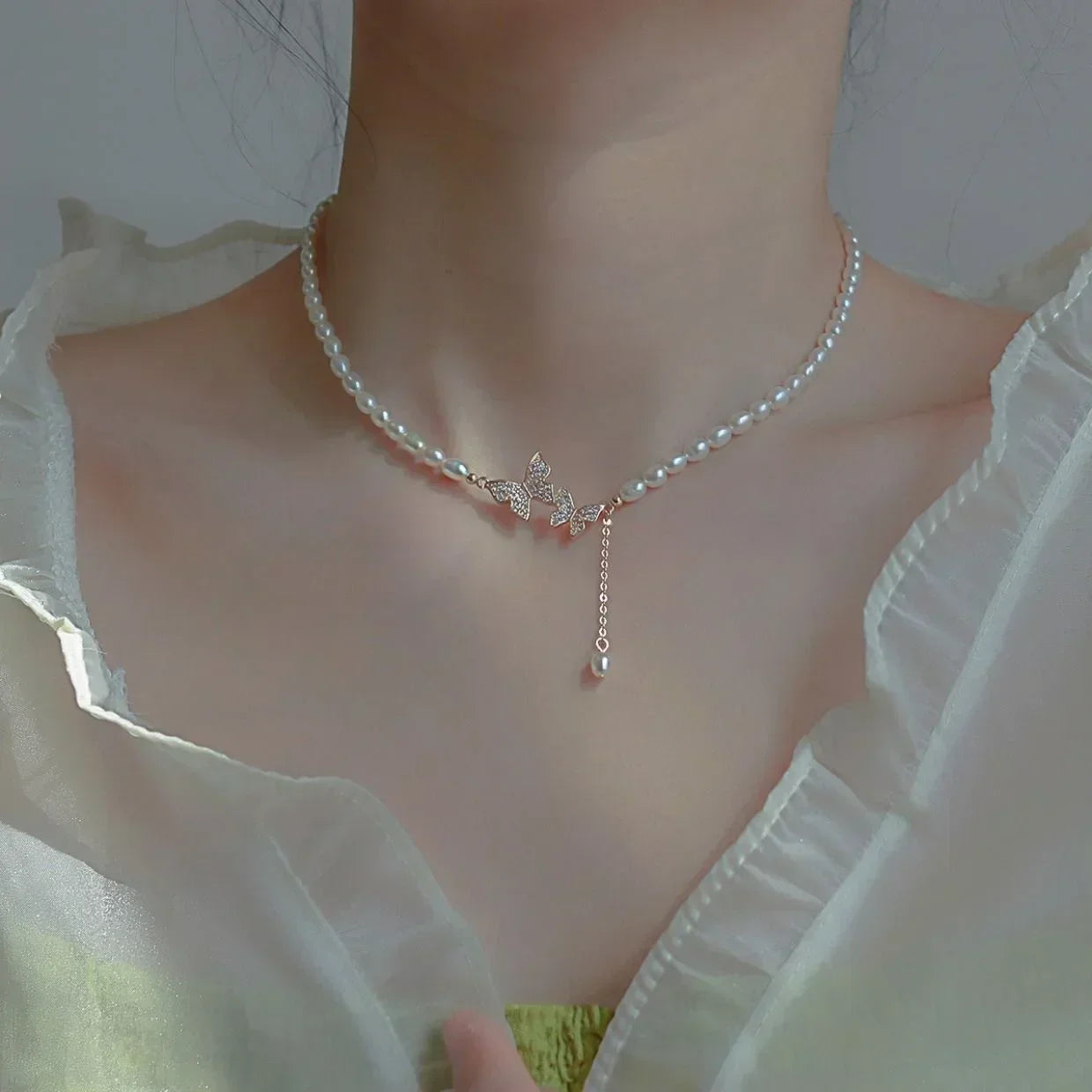 Kalung Kupu-kupu Perak Kalung Loket Zirkon Kristal Wanita untuk Wanita Gadis Rantai Kristal Kalung Perhiasan Pesta