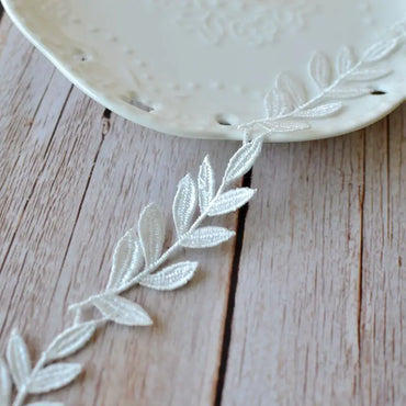 1Yards 9.3CM Wide White Black Embroidery Lace Guipure Leaf Laces Ribbons Trims Flower Lace Fabric For Sewing Ribbon