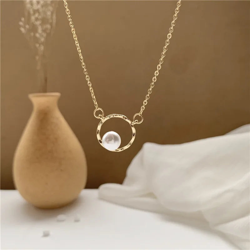 Trend 2022 Barang Kemas Elegan Kalung Loket Lingkaran Kristal Warna Emas Unquie Wanita Fashion Kalung Borong