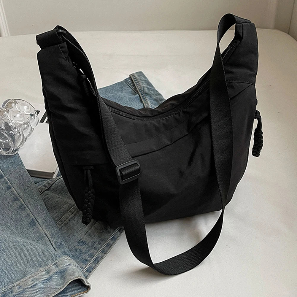 Beg Crossbody Bulan Sabit Wanita Beg Berbilang Poket Beg Half Moon Kapasiti Besar Beg Utusan Harian Tali Boleh Laras Beg Beg Satchel Mudah
