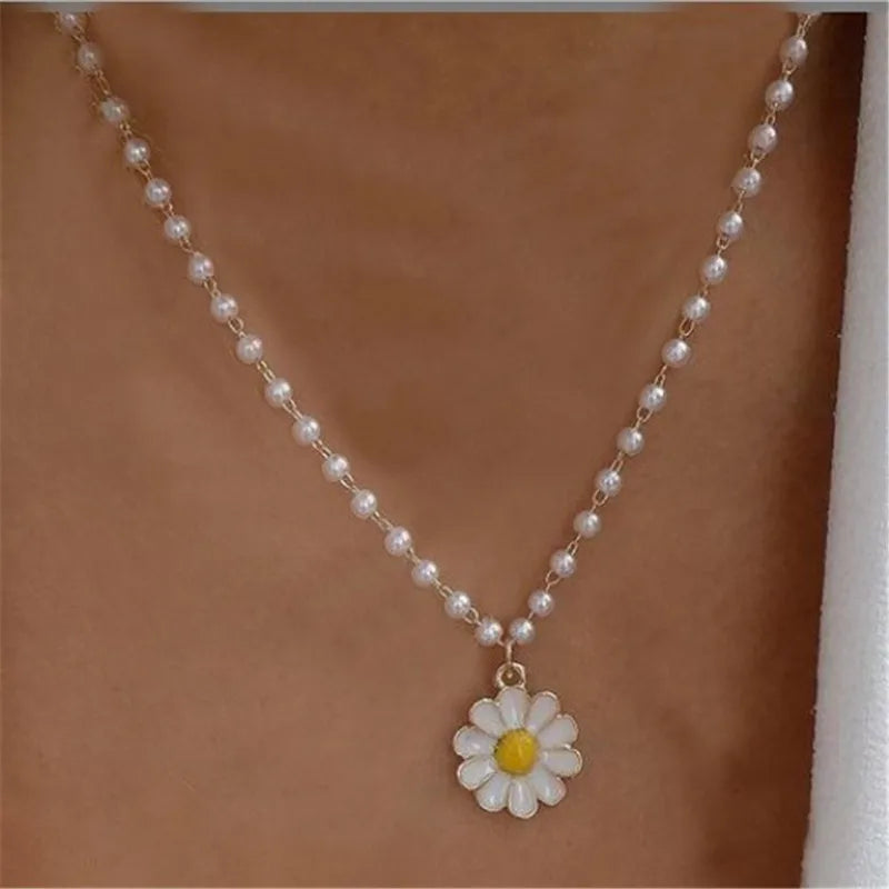 Trend 2022 Barang Kemas Elegan Kalung Loket Lingkaran Kristal Warna Emas Unquie Wanita Fashion Kalung Borong