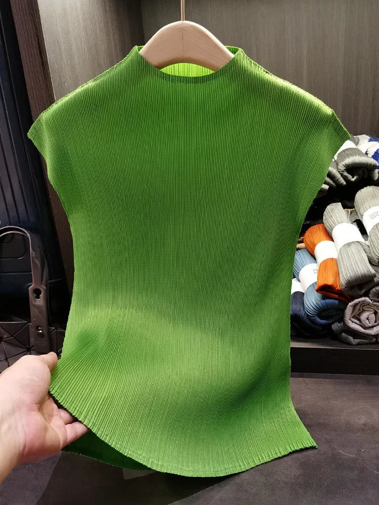 Miyake Serbaguna Klasik Warna Pepejal Ringkas Kolar Berdiri Atasan Berlipat Wanita Slim Slim Lengan Pendek T-shirt Miyake Musim Panas 2024