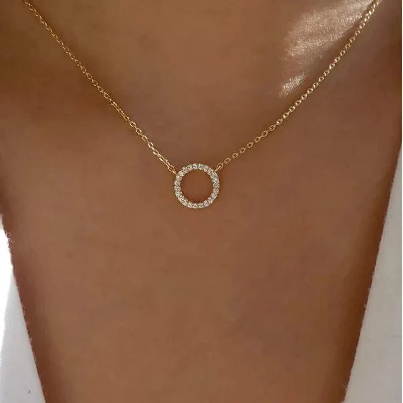 Trend 2022 Barang Kemas Elegan Kalung Loket Lingkaran Kristal Warna Emas Unquie Wanita Fashion Kalung Borong
