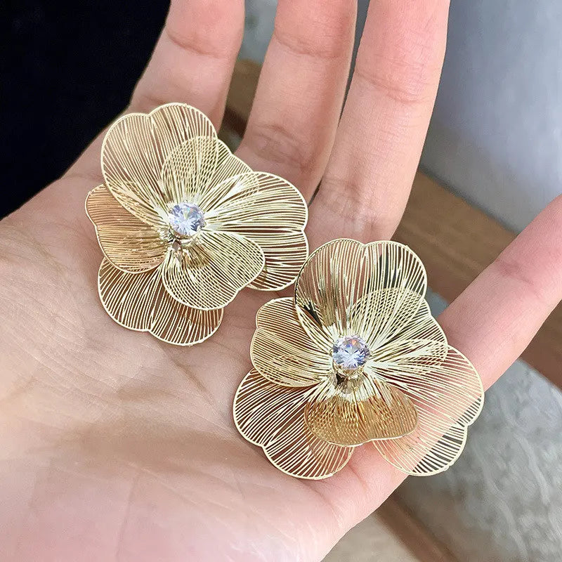 Exaggerated Black White Hollow Mesh Butterfly Stud Earrings for Women Party Jewelry Gift Party Bridal Trendy Earrings Sweet