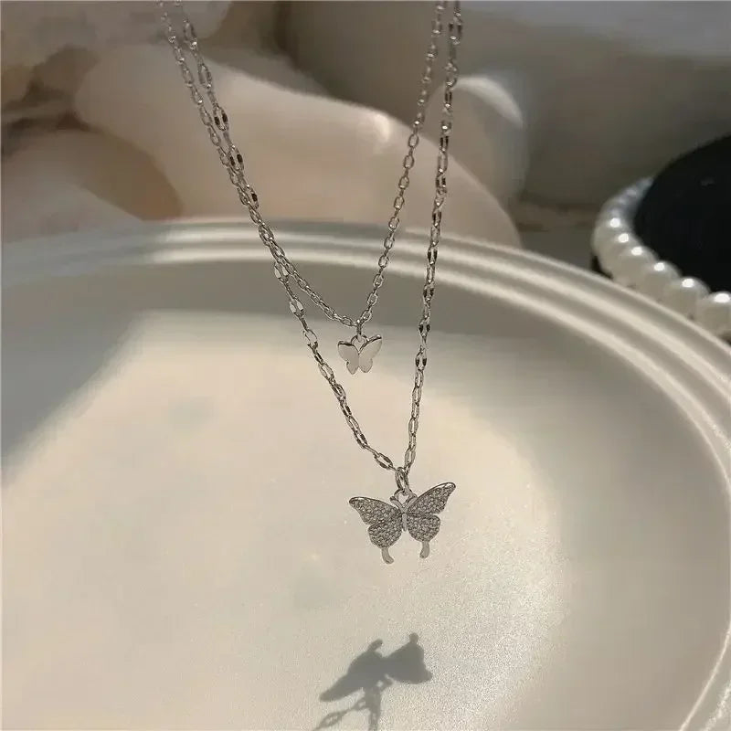 Kalung Kupu-kupu Perak Kalung Loket Zirkon Kristal Wanita untuk Wanita Gadis Rantai Kristal Kalung Perhiasan Pesta