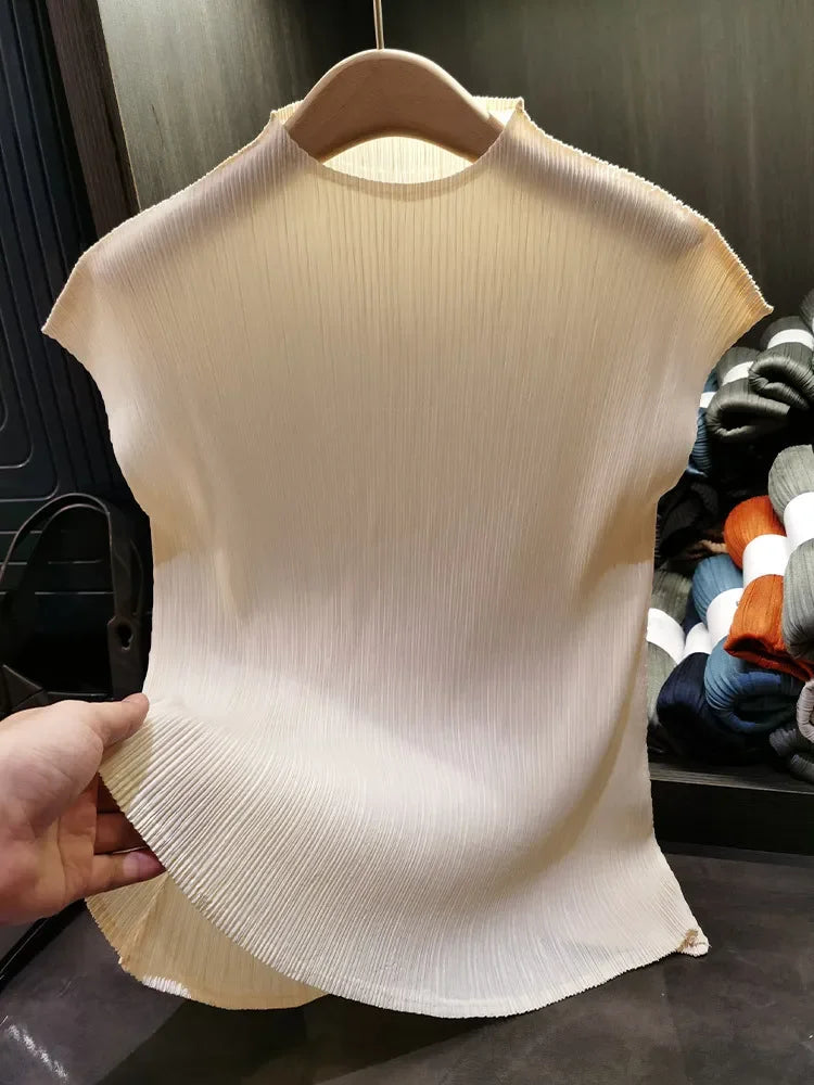 Miyake Serbaguna Klasik Warna Pepejal Ringkas Kolar Berdiri Atasan Berlipat Wanita Slim Slim Lengan Pendek T-shirt Miyake Musim Panas 2024