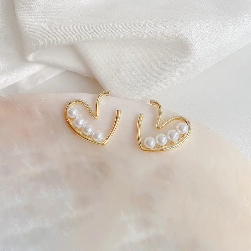 Cute Resin Butterfly Stud Earrings for Women Korean Fashion Temperament Beautiful Elegant Jewelry Gift Sweet Girl Accessorie