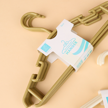 Empat kanak-kanak penyangkut