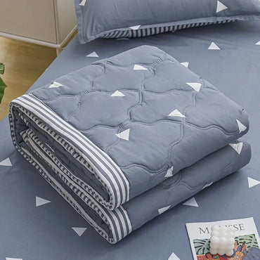 Soft Skin Friendly Summer Quilt Set or Single Quilts Lightweight Breathable Thin Comforter Sets Washable Single Double Blanket