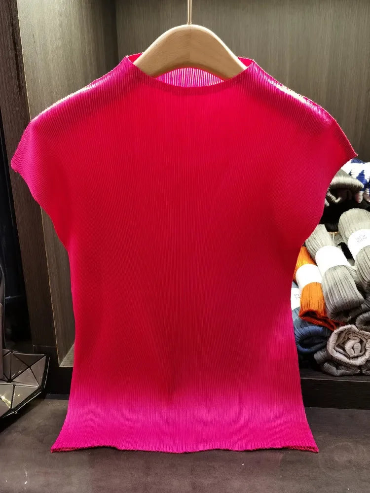 Miyake Serbaguna Klasik Warna Pepejal Ringkas Kolar Berdiri Atasan Berlipat Wanita Slim Slim Lengan Pendek T-shirt Miyake Musim Panas 2024