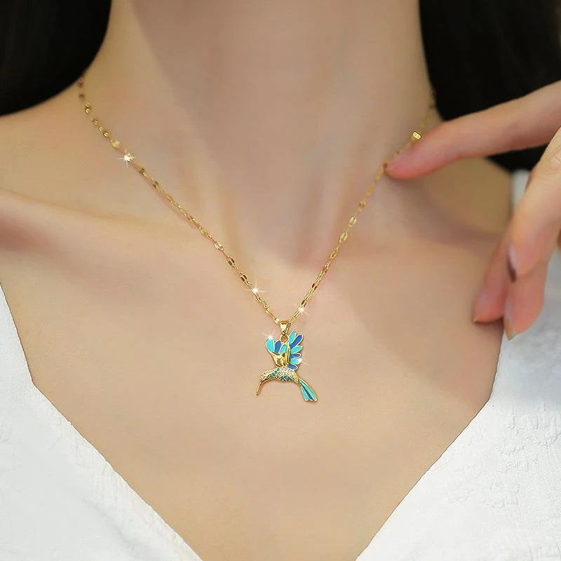 Kalung Loket Kolibri Biru Keluli Tahan Karat untuk Wanita Perempuan Fesyen Klavikula Rantai Choker Hadiah Hari Lahir Barang Kemas Estetik