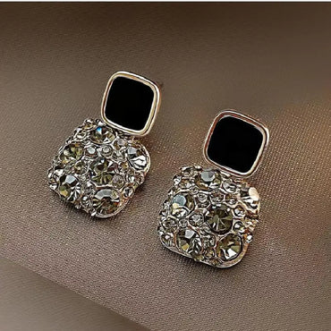 Anting-anting Wanita Geometrik Geometrik Kristal Berkilat Vintaj Baru Dikontrakkan Barang Kemas Anting-Anting Jatuh Berkilat Manis Cantik Cantik 