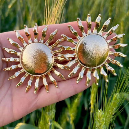 Vintage Gold Color Earrings Woman Fan-shaped Stud Earrings