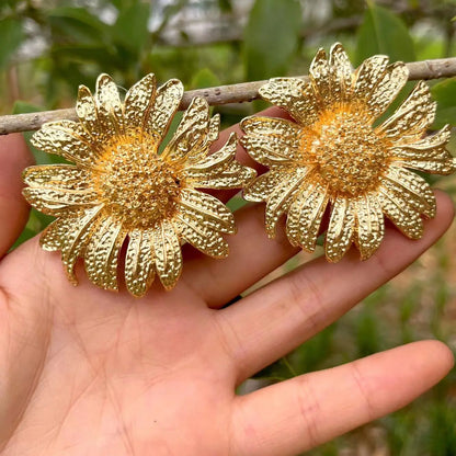 Vintage Gold Color Earrings Woman Fan-shaped Stud Earrings