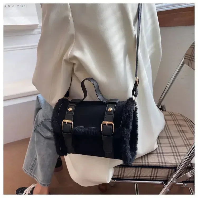 Beg Silang Badan Penyambung Bulu Domba Baharu untuk Wanita Beg Bahu Fesyen Musim Sejuk Wanita Trend Beg Tangan Persegi Kecil Beg Tangan Gaya Korea 