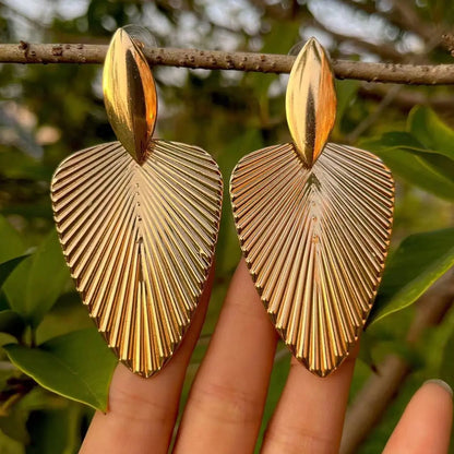 Vintage Gold Color Earrings Woman Fan-shaped Stud Earrings