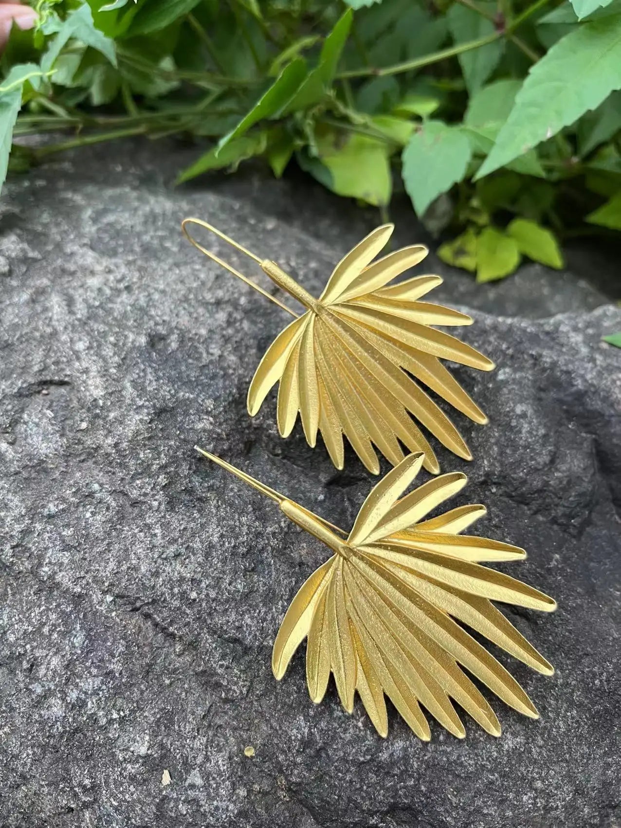 Vintage Gold Color Earrings Woman Fan-shaped Stud Earrings