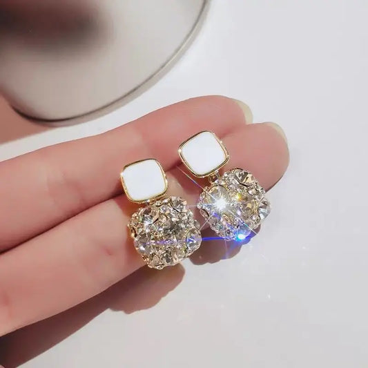 Anting-anting Wanita Geometrik Geometrik Kristal Berkilat Vintaj Baru Dikontrakkan Barang Kemas Anting-Anting Jatuh Berkilat Manis Cantik Cantik 