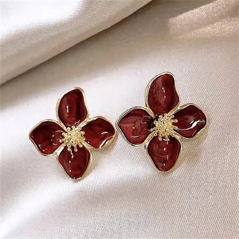 Hypoallergenic Stylish Vintage Flower Stud Earrings Premium Vintage Gold Plated Stainless Steel for Women Wedding Party Gifts