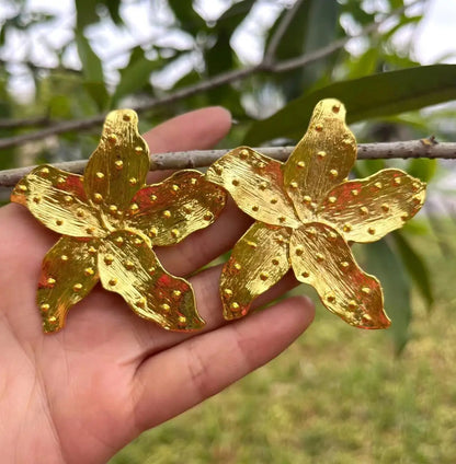 Vintage Gold Color Earrings Woman Fan-shaped Stud Earrings
