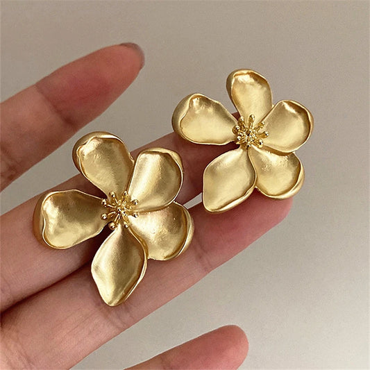 Gold Color Matte Texture Metal Flower Retro Earrings for Women Girls Fashion Party Jewelry Gifts 2024