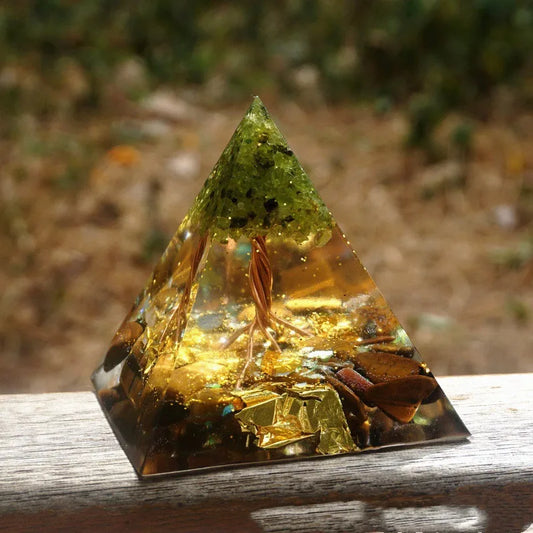 Hiasan Piramid Kristal Asli Menara Tenaga Epoksi Bentuk Geometri Kristal 